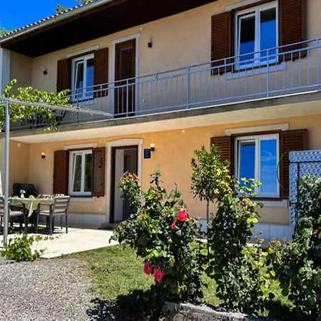 Case de vacanță In Gri Ane-belgrad With Garden *
