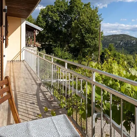 Case de vacanță In Gri Ane-belgrad With Garden Barci